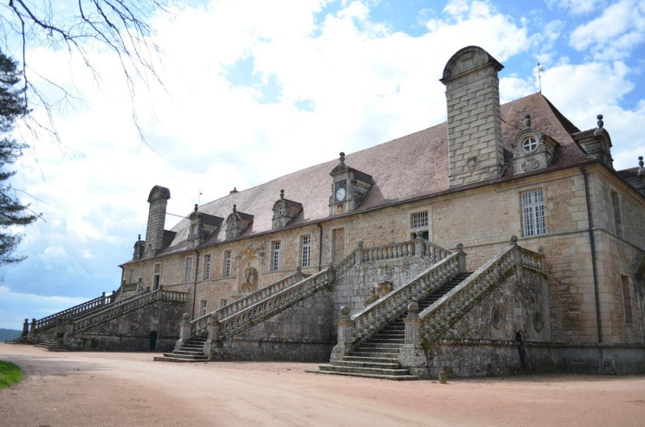Les Perruchons Ancienne Grange Renovee Avec Soin Ozolles Exterior foto