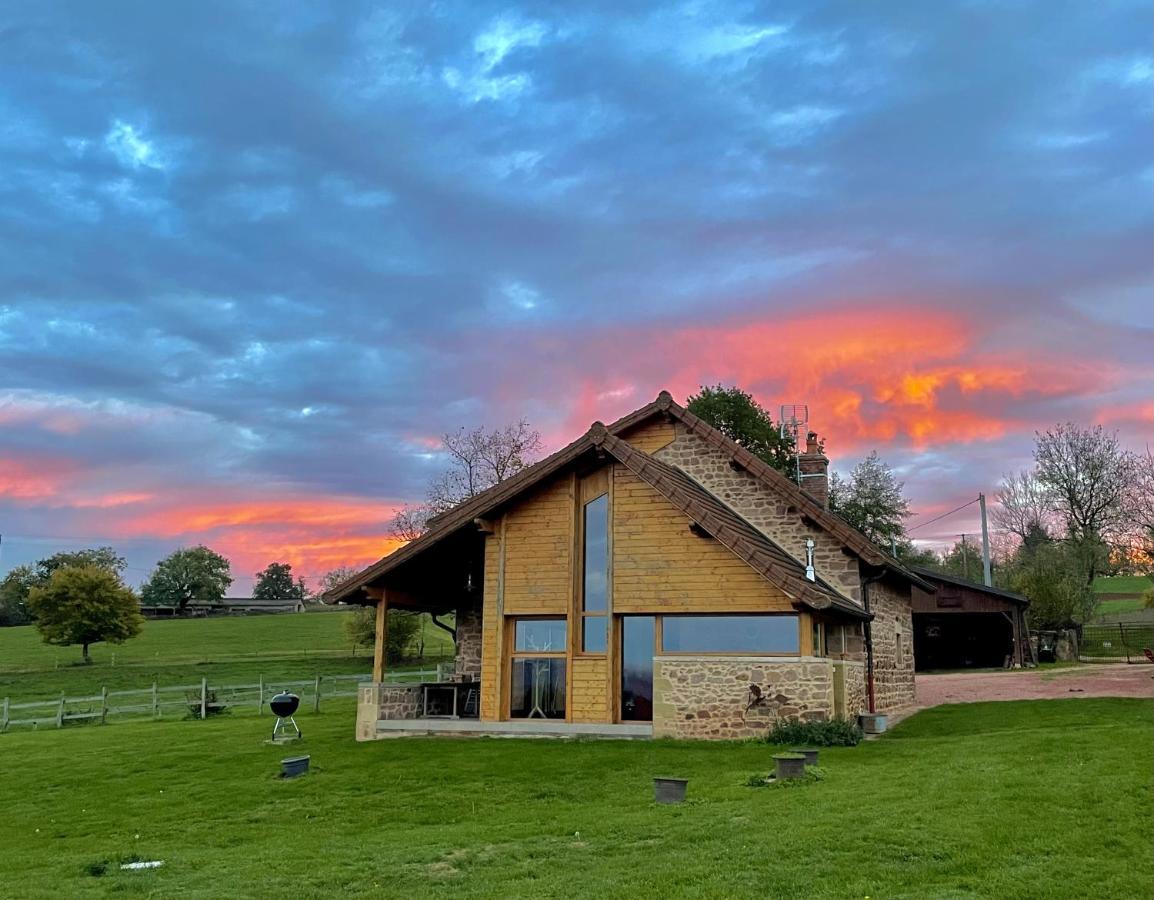 Les Perruchons Ancienne Grange Renovee Avec Soin Ozolles Exterior foto